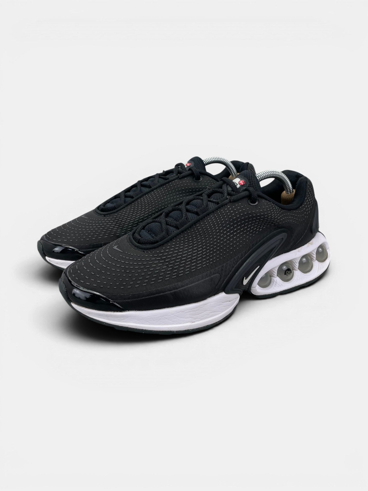 Nike Air Max Dn Dark Grey — buty sportowe męskie w bardzo dobrym stanie rozmiar 42.5, widok z boku