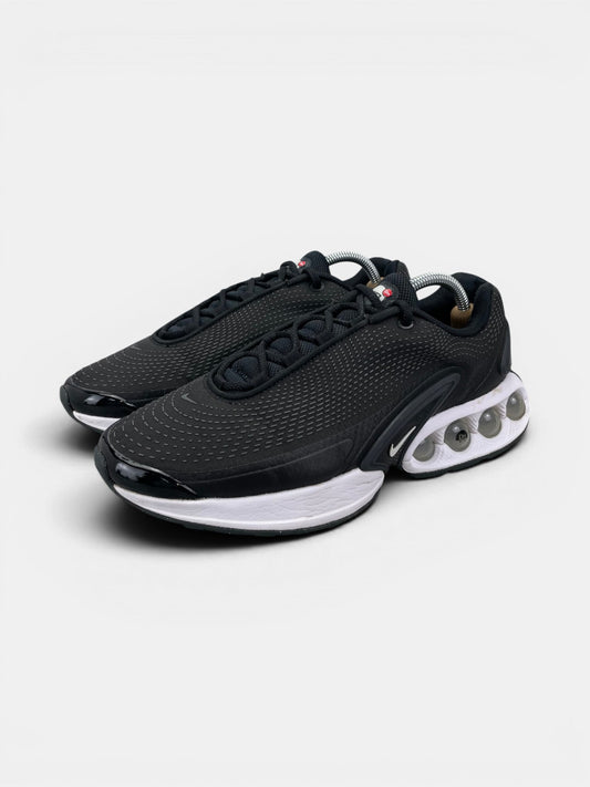 Nike Air Max Dn Dark Grey — buty sportowe męskie w bardzo dobrym stanie rozmiar 42.5, widok z boku