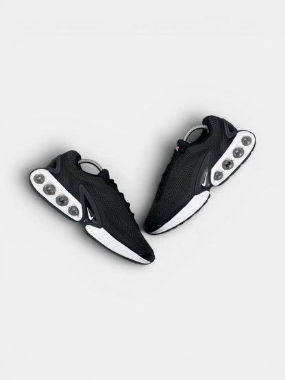 Nike Air Max Dn Dark Grey — buty sportowe męskie w bardzo dobrym stanie rozmiar 42.5, widok z góry na zewnętrzną stronę butów
