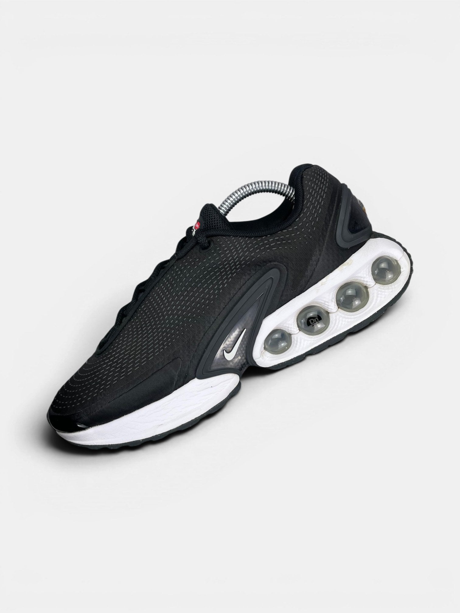 Nike Air Max Dn Dark Grey — buty sportowe męskie w bardzo dobrym stanie rozmiar 42.5, widok z góry na wewnętrzną stronę butów