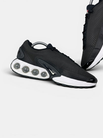 Nike Air Max Dn Dark Grey — buty sportowe męskie w bardzo dobrym stanie rozmiar 42.5, wewnętrzny panel lewego buta