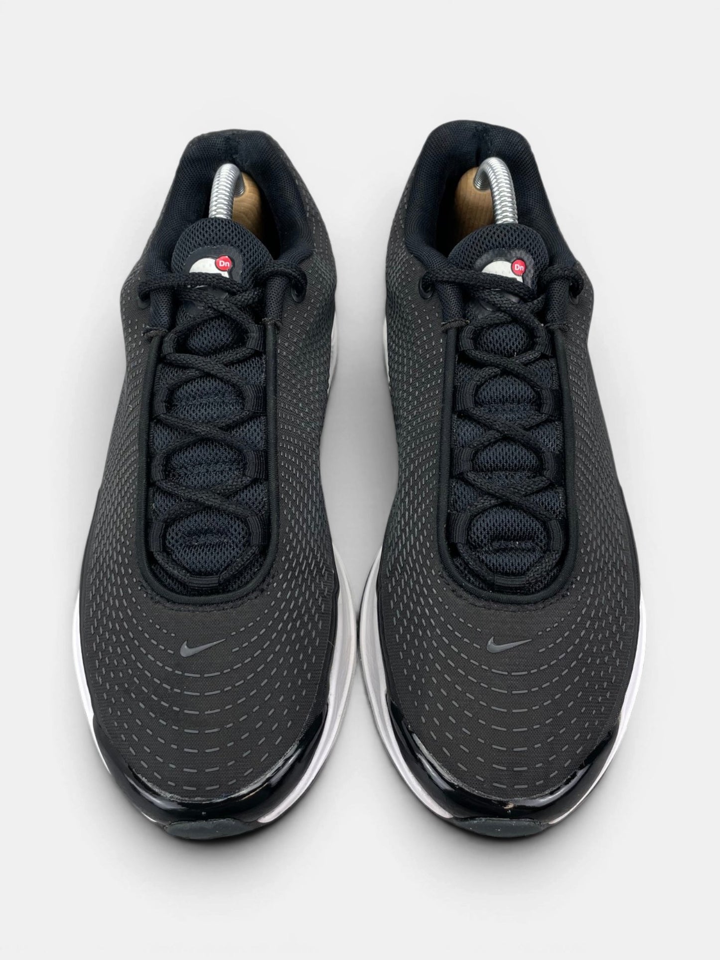 Nike Air Max Dn Dark Grey — buty sportowe męskie w bardzo dobrym stanie rozmiar 42.5, widok z góry