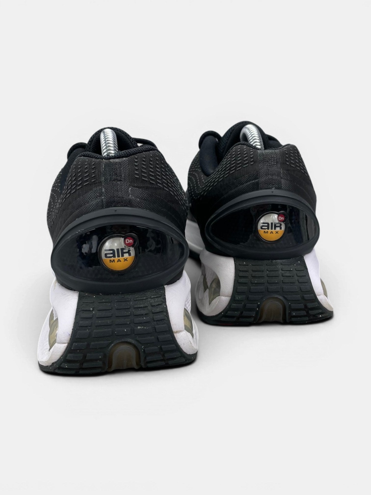 Nike Air Max Dn Dark Grey — buty sportowe męskie w bardzo dobrym stanie rozmiar 42.5, widok z tyłu