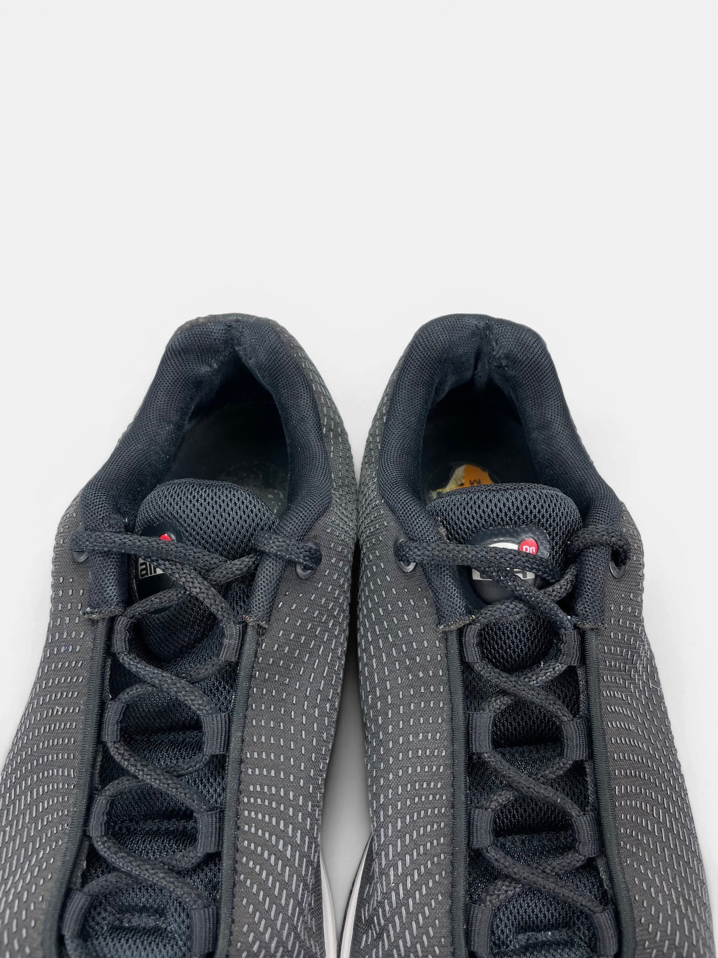 Nike Air Max Dn Dark Grey — buty sportowe męskie w bardzo dobrym stanie rozmiar 42.5, zapiętki butów