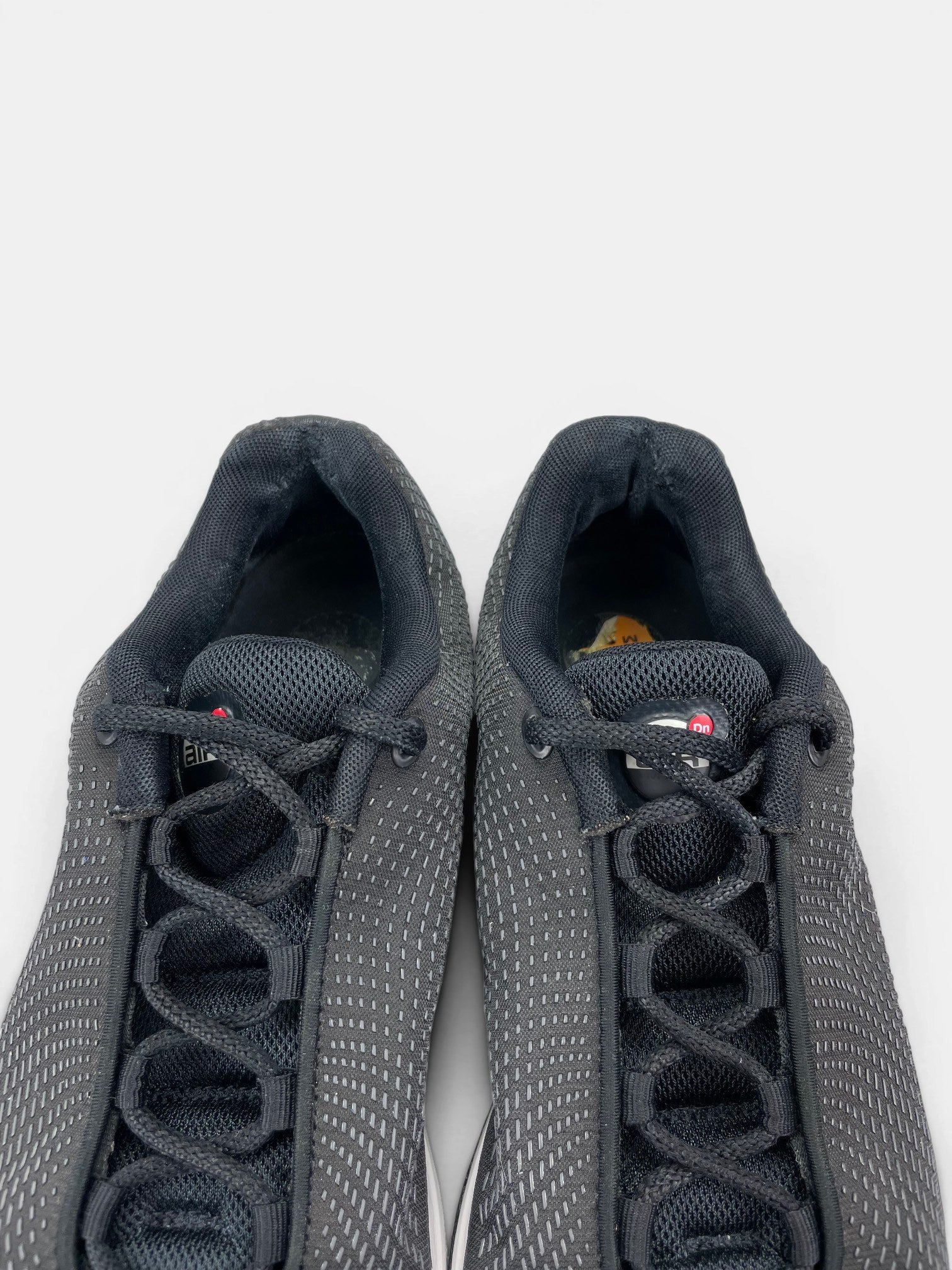 Nike Air Max Dn Dark Grey — buty sportowe męskie w bardzo dobrym stanie rozmiar 42.5, zapiętki butów