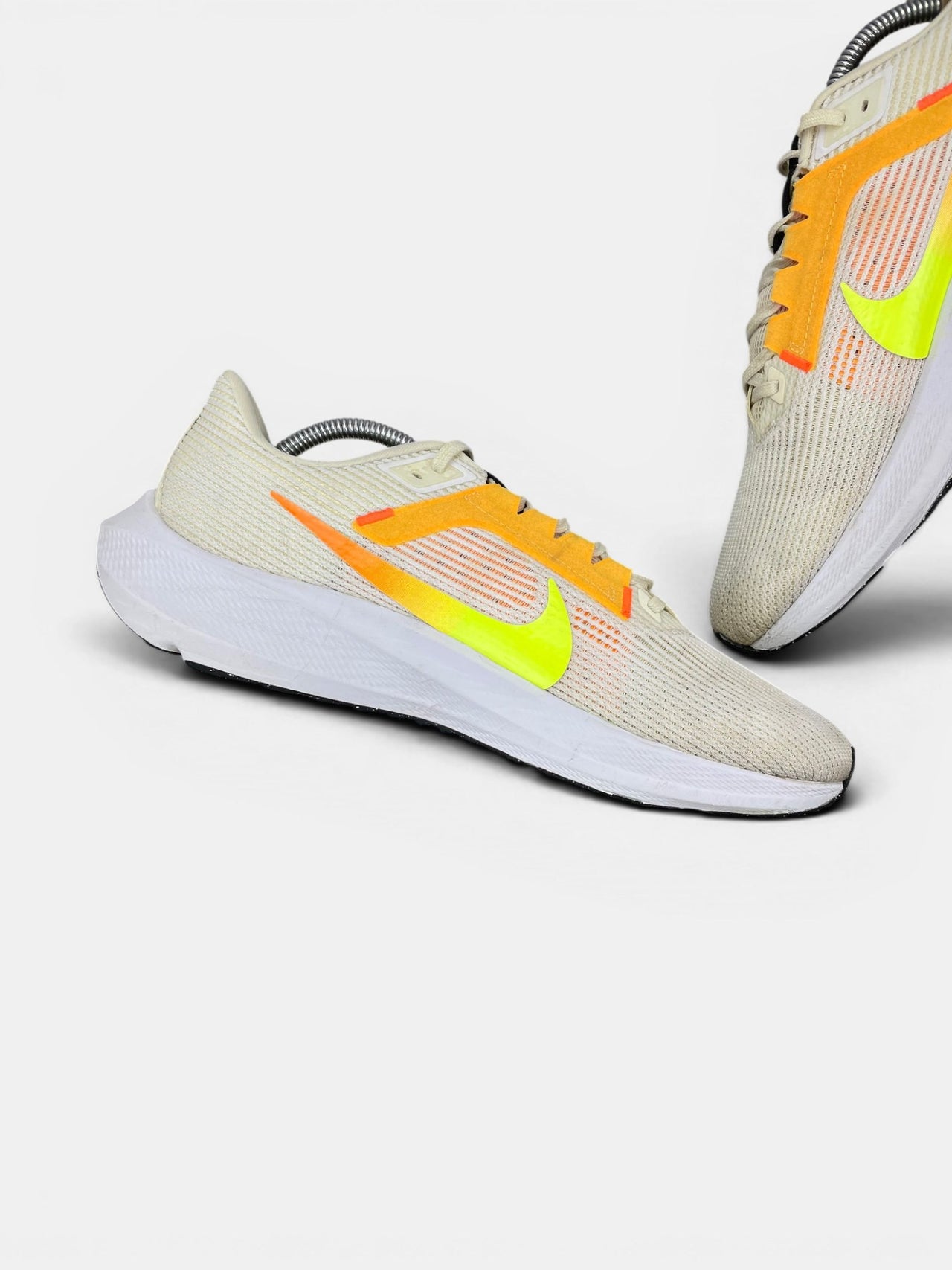 Nike Air Zoom Pegasus 40 Coconut Milk Lime — buty sportowe męskie w bardzo dobrym stanie rozmiar 44, wewnętrzny panel lewego buta