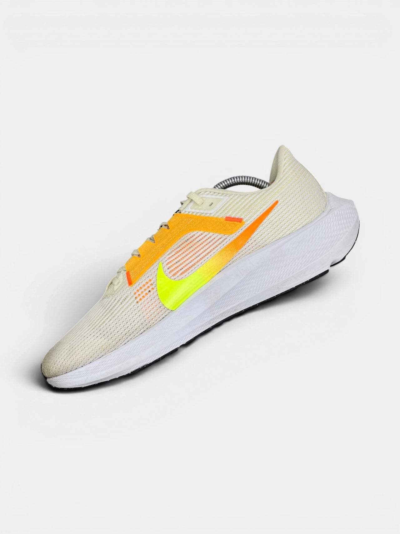 Nike Air Zoom Pegasus 40 Coconut Milk Lime — buty sportowe męskie w bardzo dobrym stanie rozmiar 44, wewnętrzny panel prawego buta