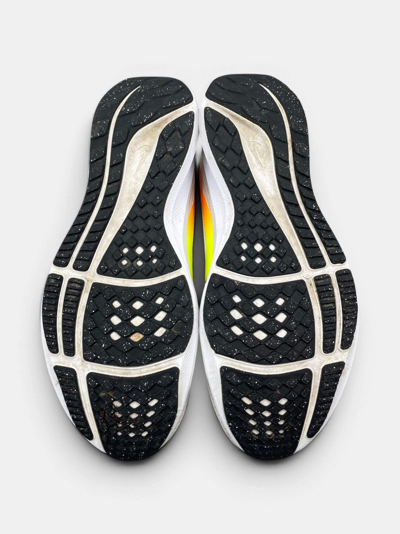 Nike Air Zoom Pegasus 40 Coconut Milk Lime — buty sportowe męskie w bardzo dobrym stanie rozmiar 44, podeszwa