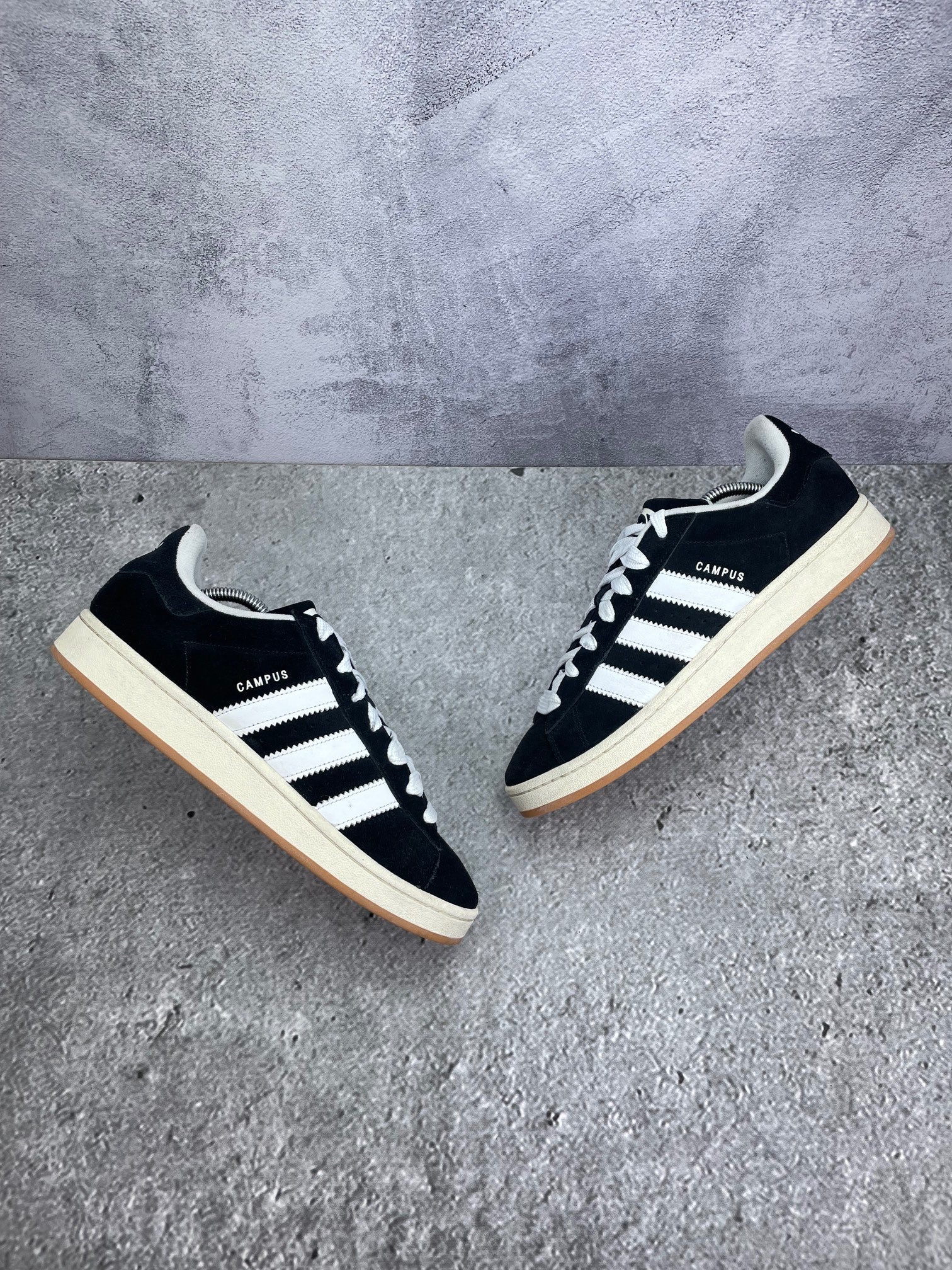 adidas Campus 00s HQ8708 - buty sportowe, widok z góry na zewnętrzną stronę butów