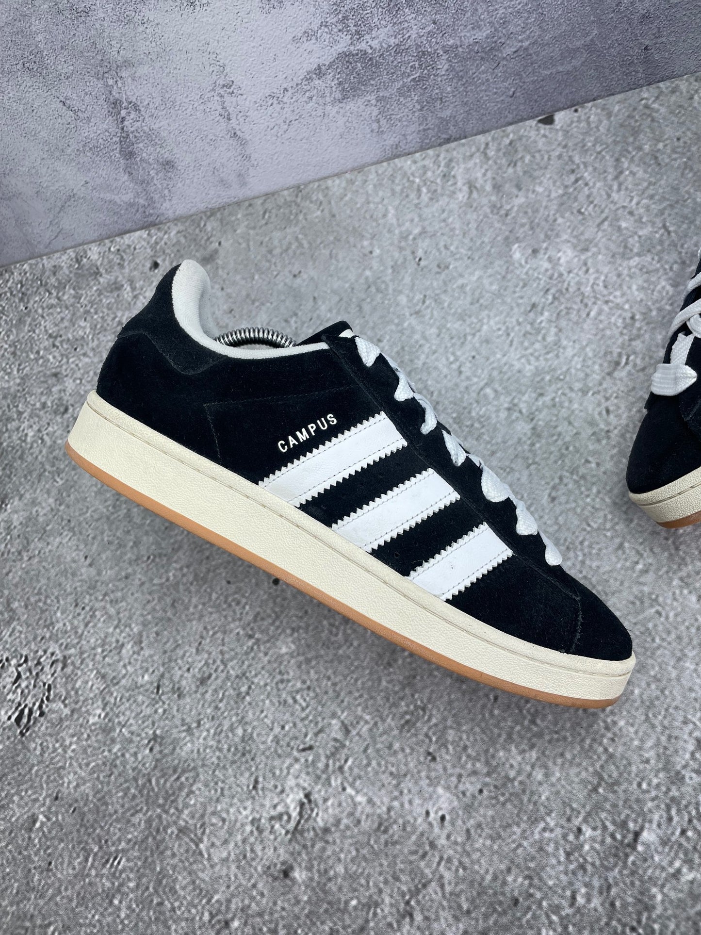 adidas Campus 00s HQ8708 - buty sportowe, zewnętrzny panel lewego buta