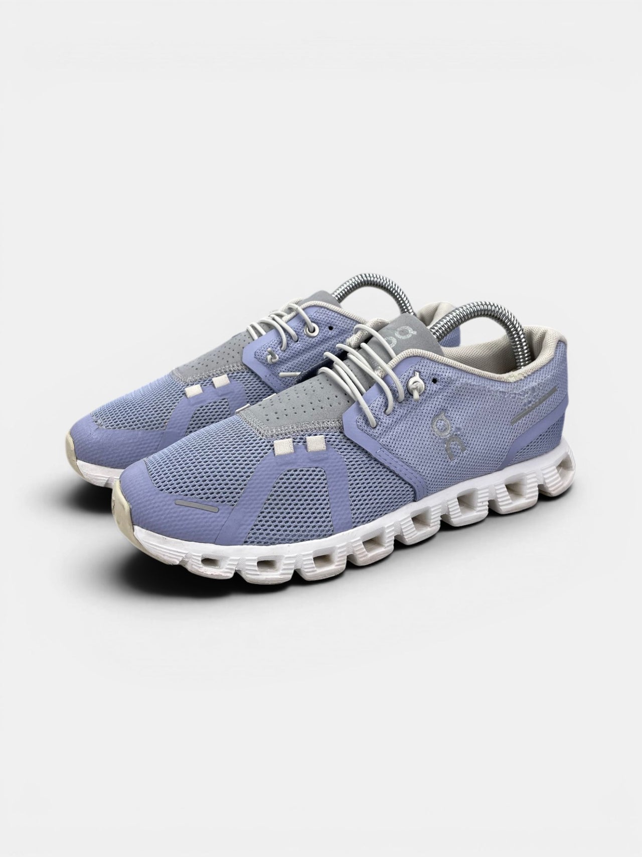 On Cloud 5 — buty sportowe damskie w bardzo dobrym stanie rozmiar 37.5, widok z boku