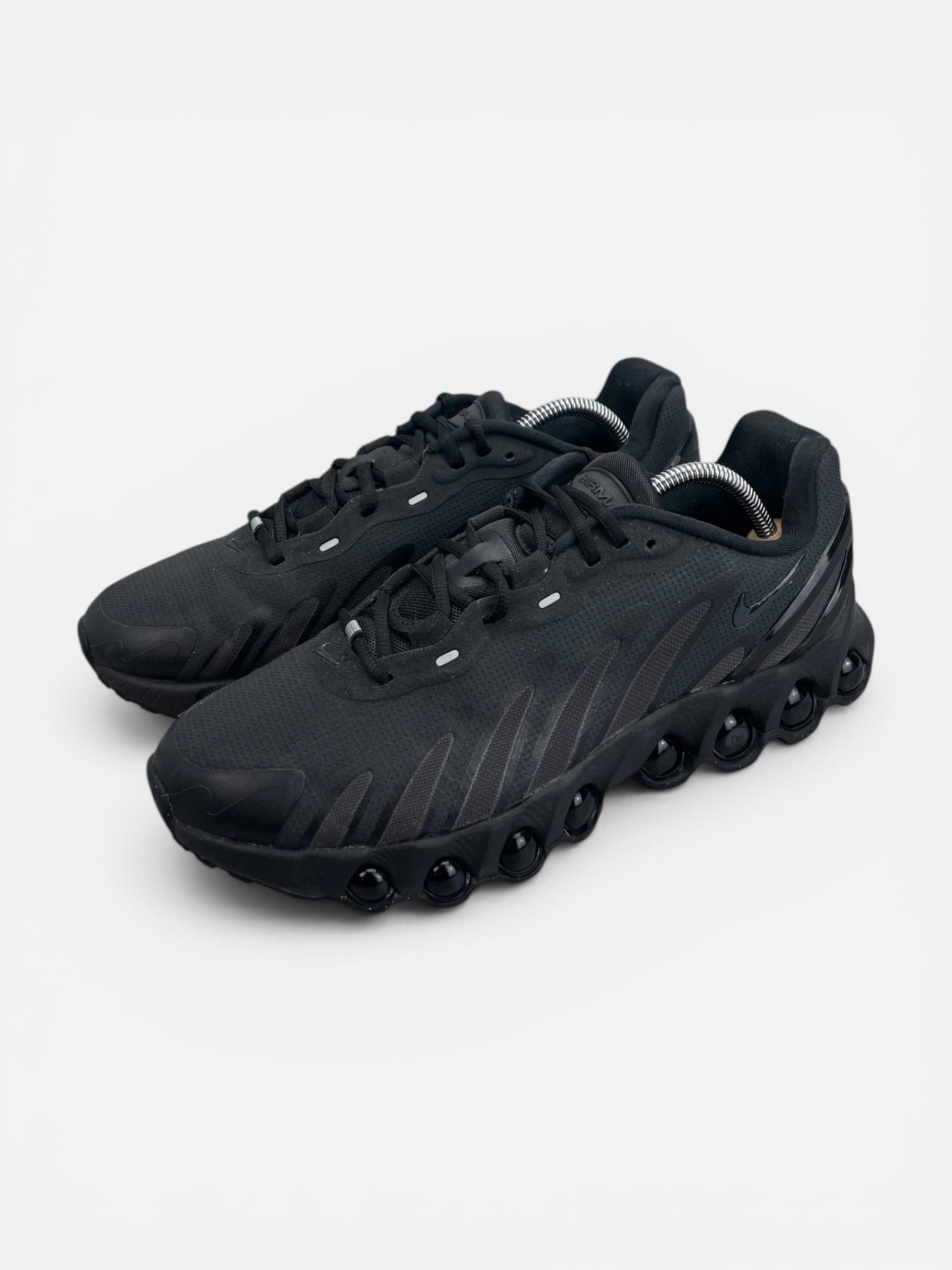 Nike Air Max Dn8 — buty sportowe męskie w bardzo dobrym stanie rozmiar 43, widok z boku