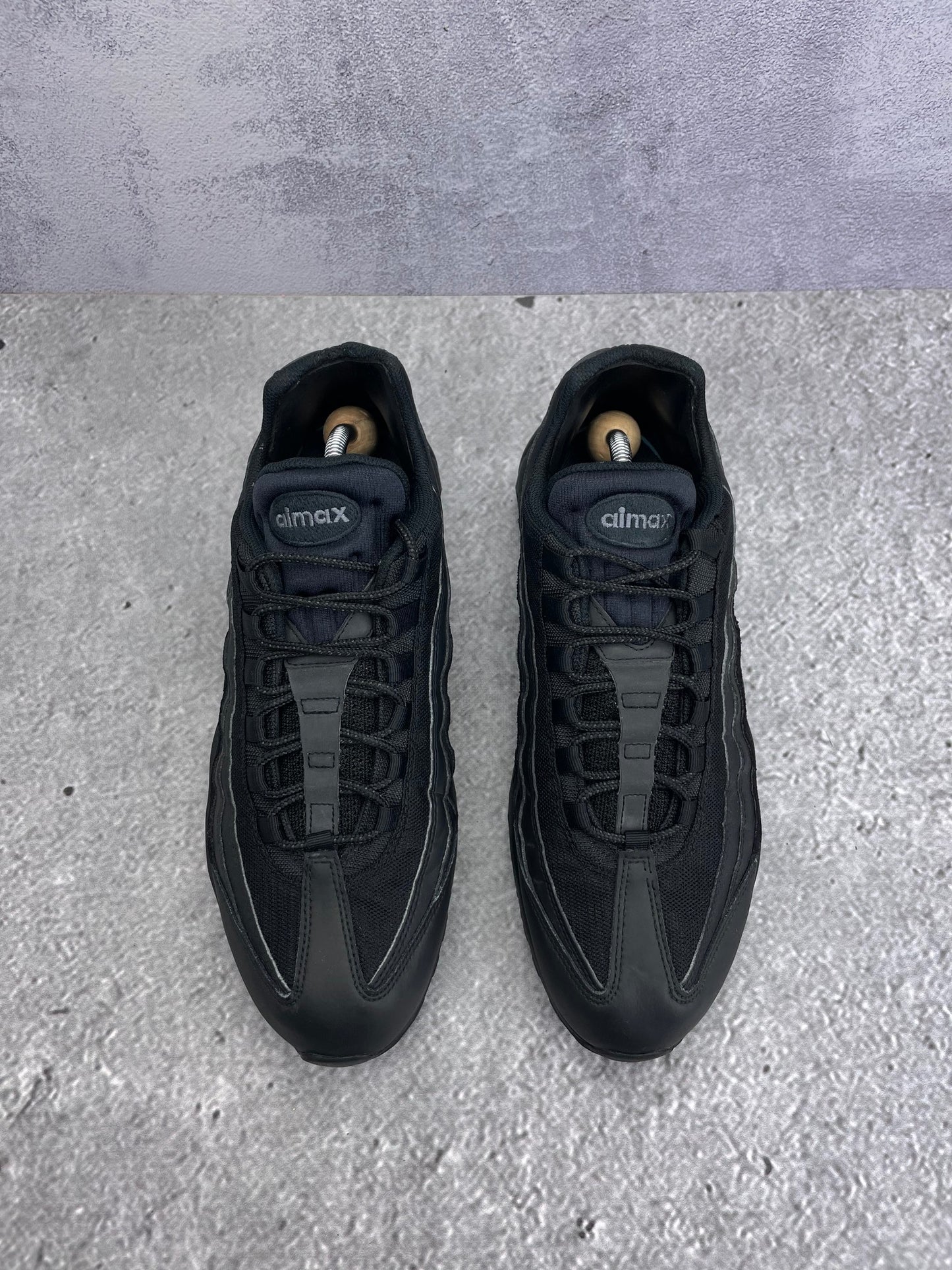 Nike Air Max 95 Essential Triple Black — buty sportowe męskie w bardzo dobrym stanie rozmiar 46, widok z góry