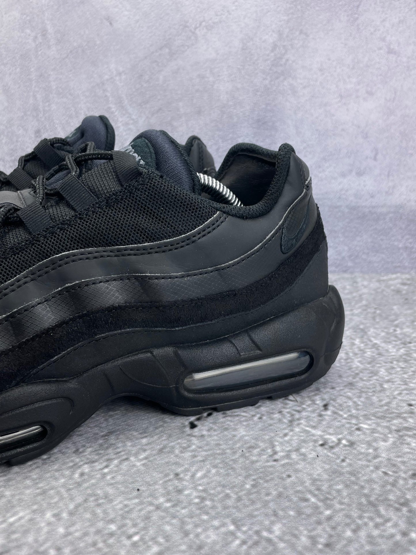 Nike Air Max 95 Essential Triple Black — buty sportowe męskie w bardzo dobrym stanie rozmiar 46, opcjonalne zdjęcie 1