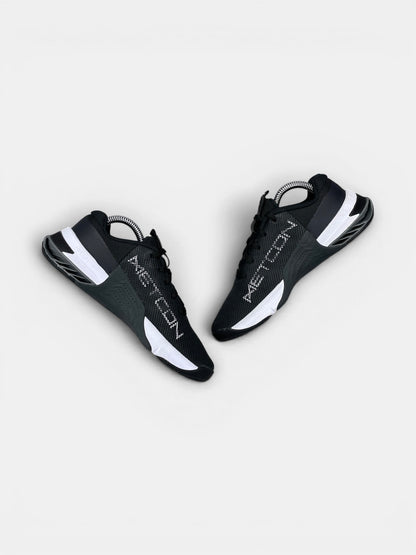 Nike Metcon 8 Black Dark Smoke Grey — buty sportowe damskie w bardzo dobrym stanie rozmiar 36.5, zewnętrzny panel prawego buta