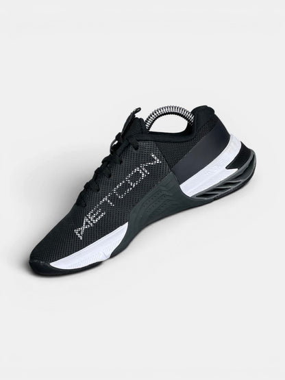 Nike Metcon 8 Black Dark Smoke Grey — buty sportowe damskie w bardzo dobrym stanie rozmiar 36.5, wewnętrzny panel prawego buta