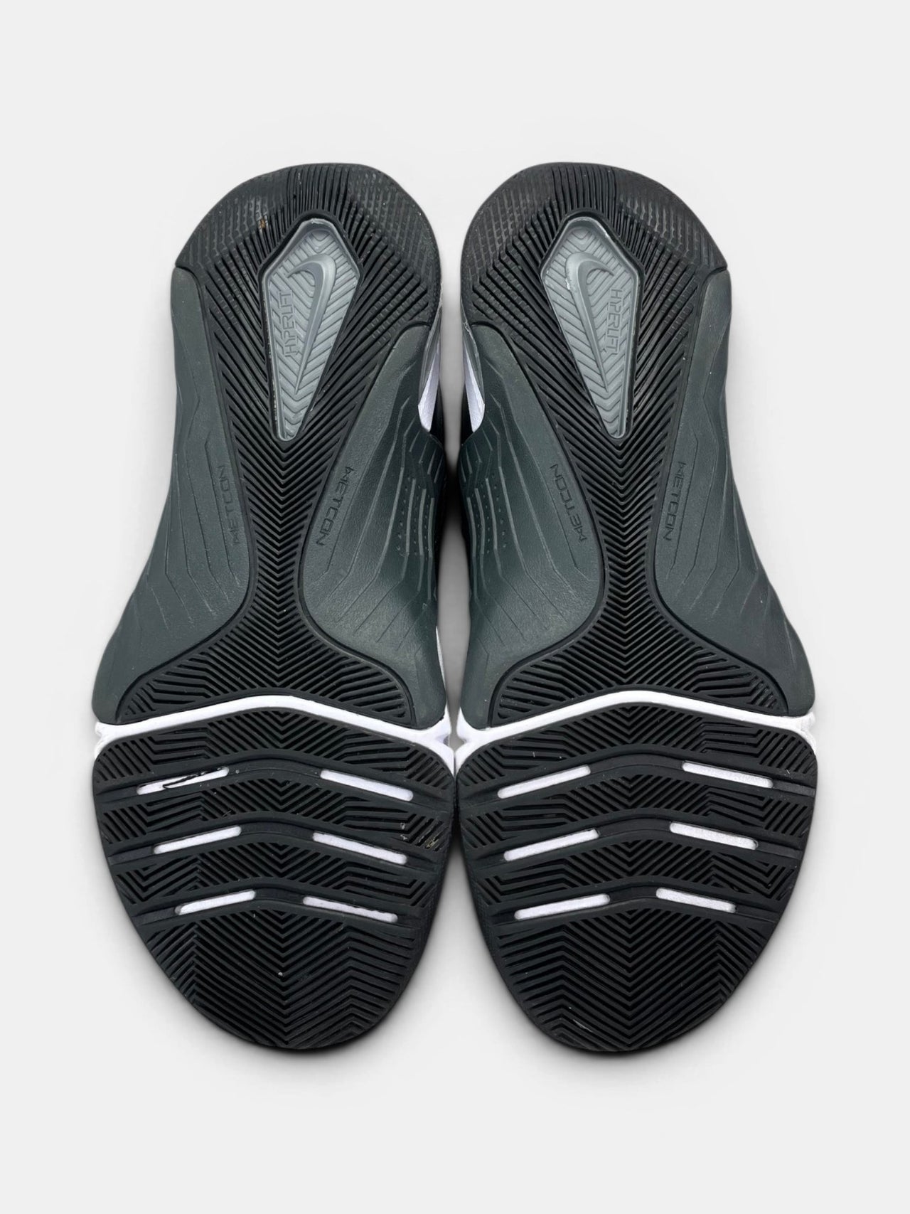 Nike Metcon 8 Black Dark Smoke Grey — buty sportowe damskie w bardzo dobrym stanie rozmiar 36.5, podeszwa