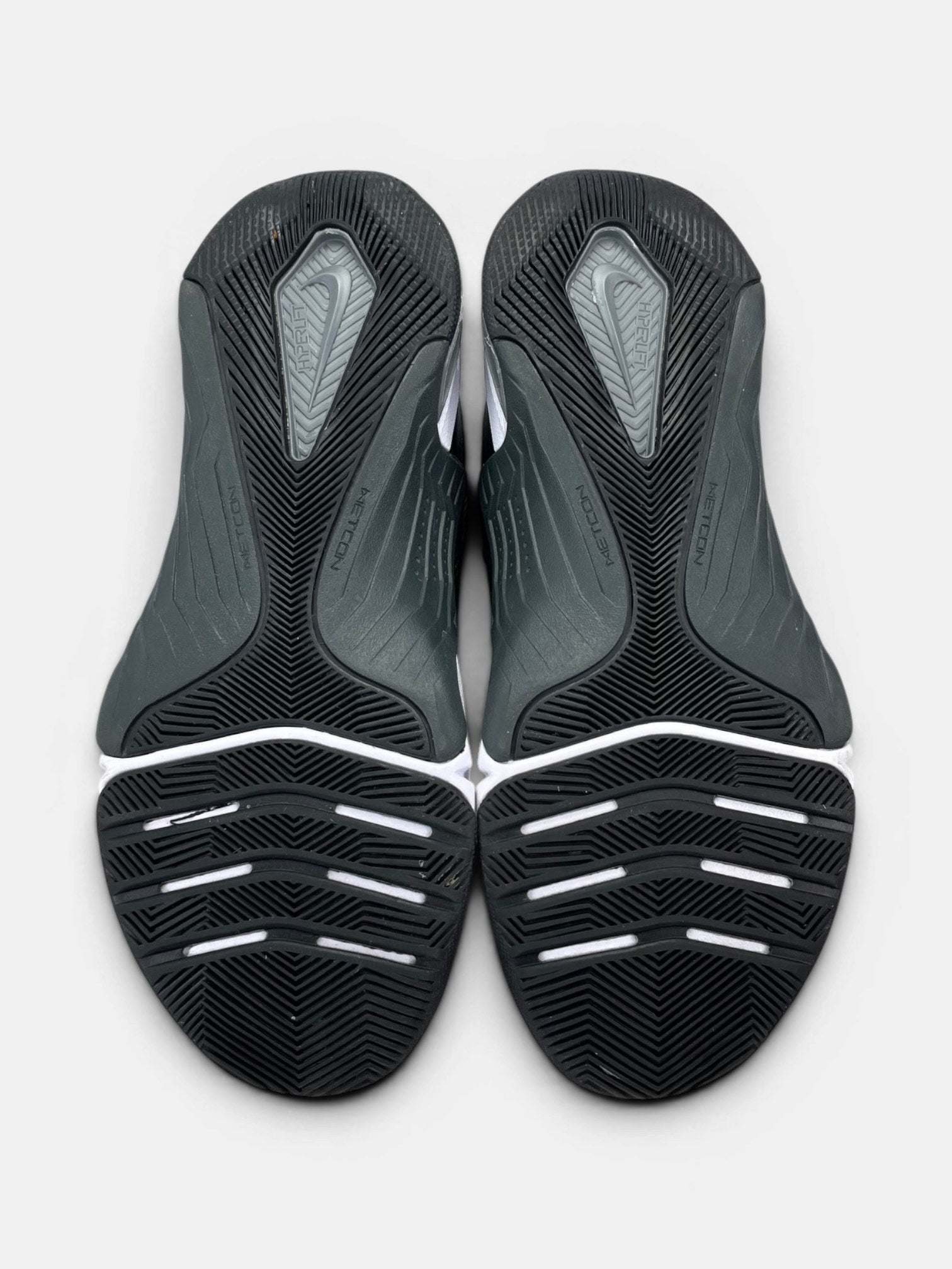 Nike Metcon 8 Black Dark Smoke Grey — buty sportowe damskie w bardzo dobrym stanie rozmiar 36.5, podeszwa