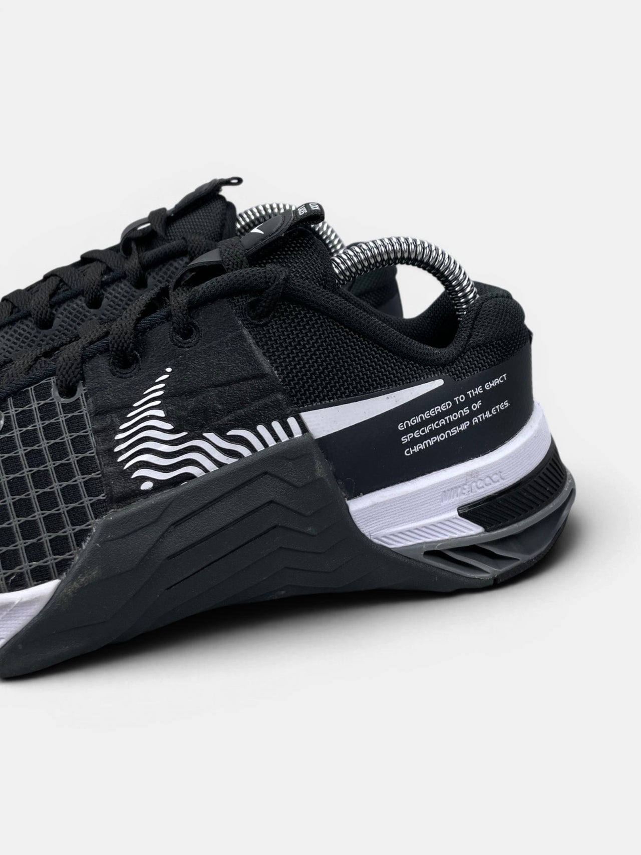Nike Metcon 8 Black Dark Smoke Grey — buty sportowe damskie w bardzo dobrym stanie rozmiar 36.5, opcjonalne zdjęcie 1