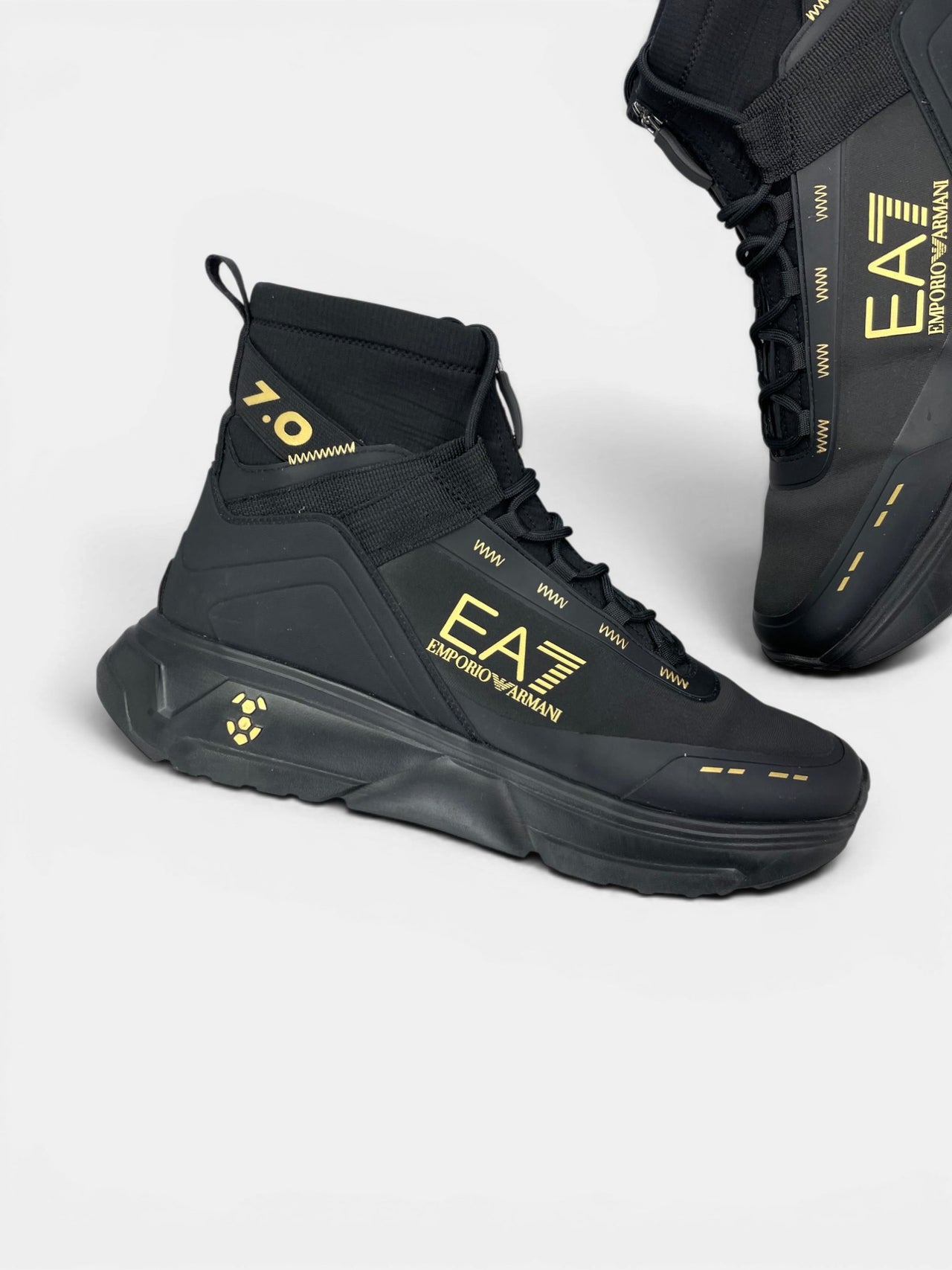 Ea7 Emporio Armani 7.0 — buty sportowe męskie w bardzo dobrym stanie rozmiar 44.5, zewnętrzny panel lewego buta
