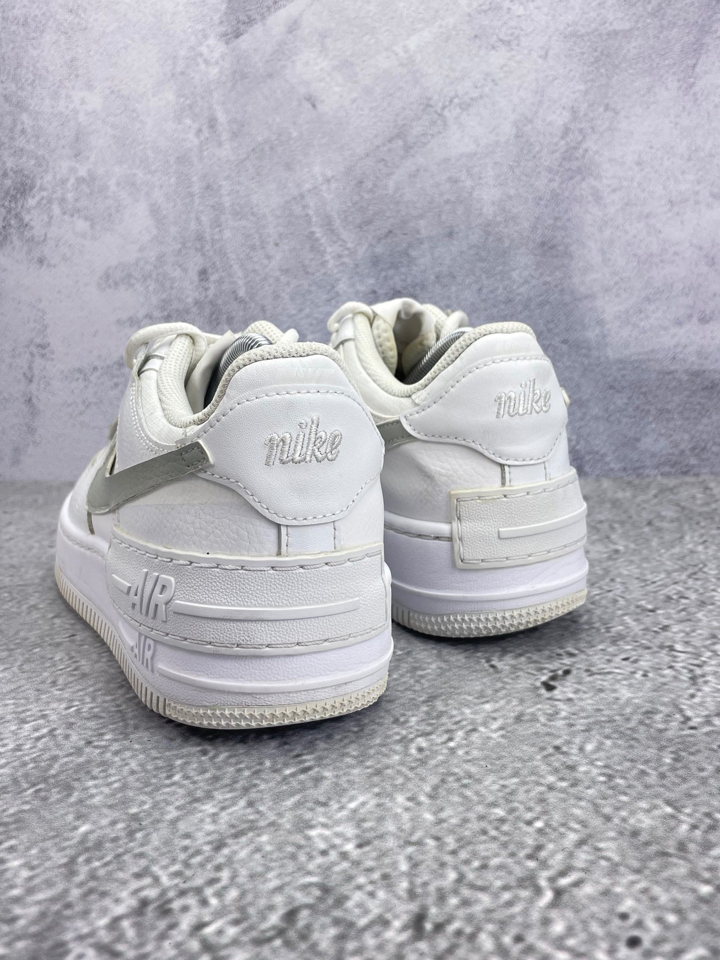 Nike Air Force 1 Shadow Triple White — buty sportowe męskie w bardzo dobrym stanie rozmiar 40, widok z tyłu