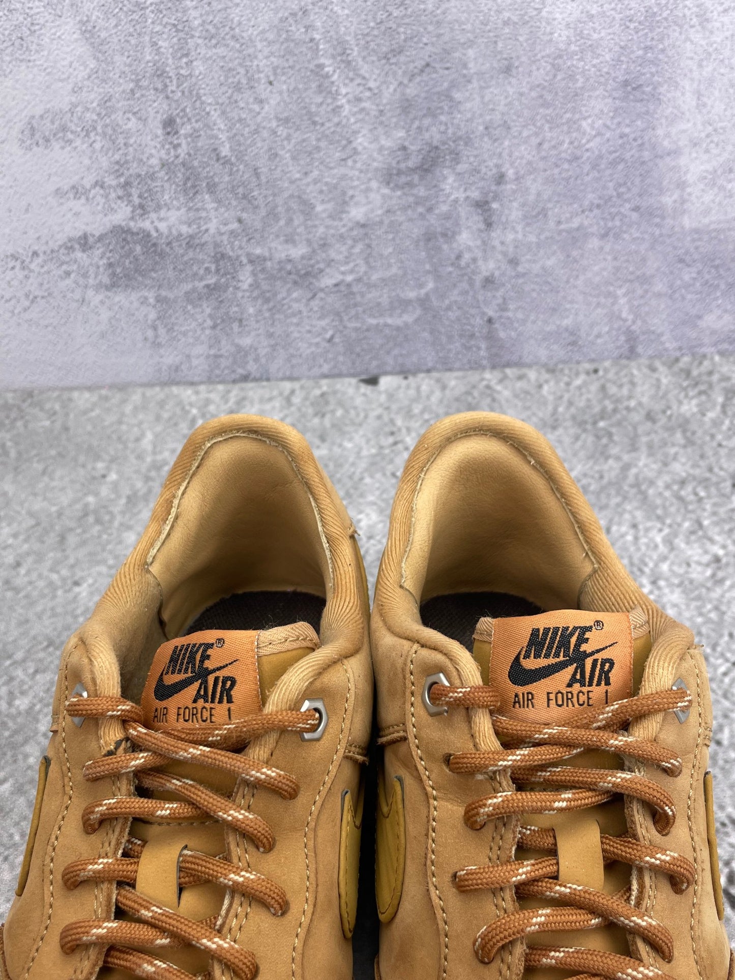 Nike Air Force 1 '07 WB Flax - buty sportowe, zapiętki butów