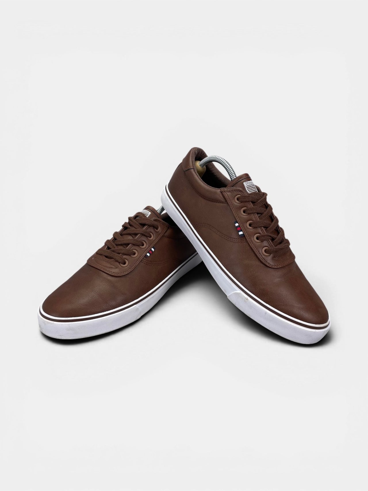 Pier One Leather Sneakers — buty sportowe męskie w bardzo dobrym stanie rozmiar 41, boczny profil