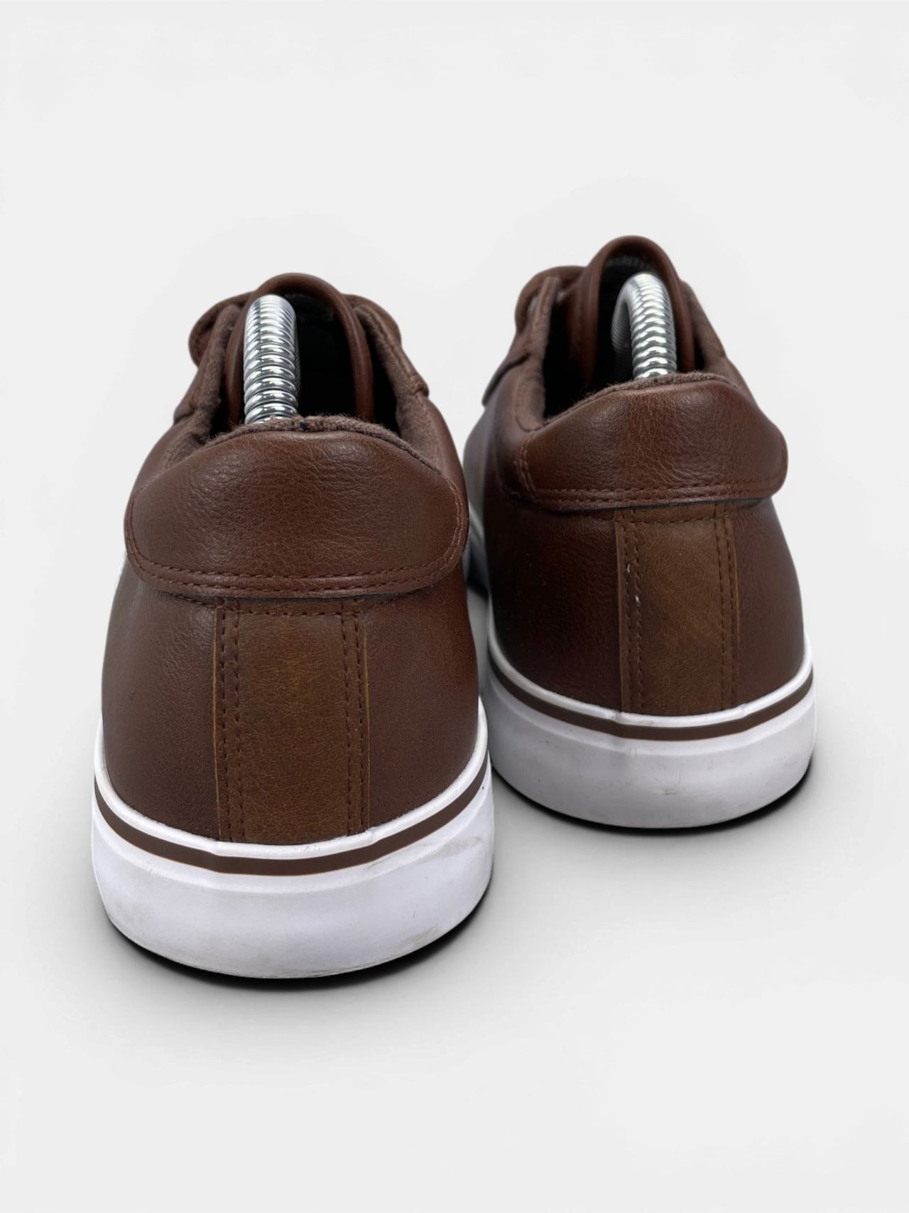 Pier One Leather Sneakers — buty sportowe męskie w bardzo dobrym stanie rozmiar 41, widok z tyłu