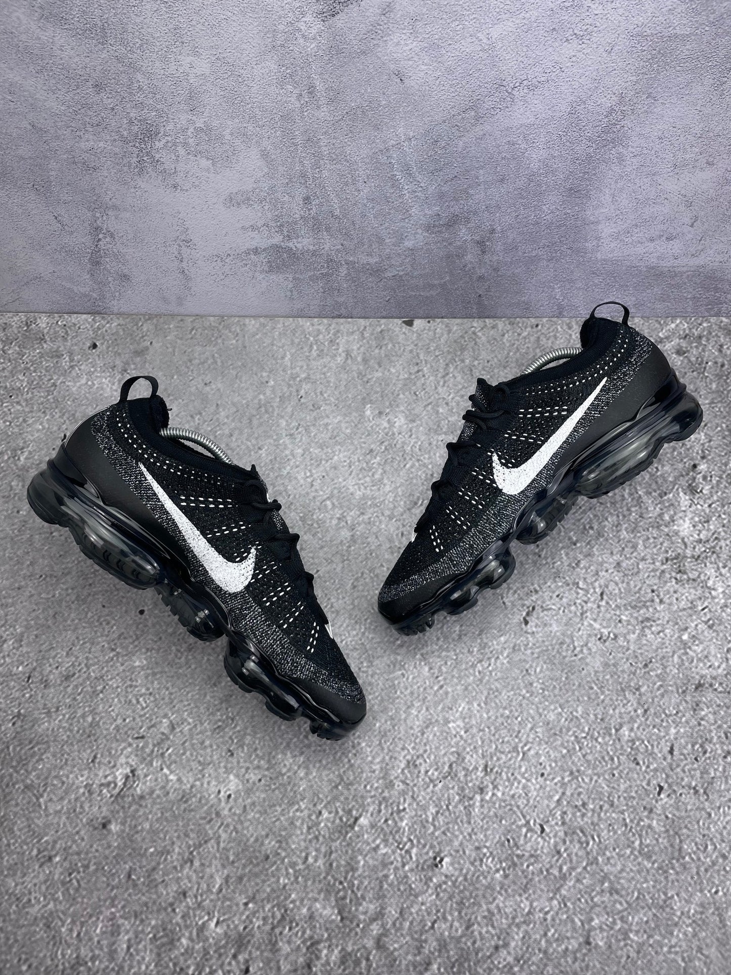 Nike Air VaporMax 2023 Flyknit Oreo - buty sportowe, zewnętrzny panel prawego buta