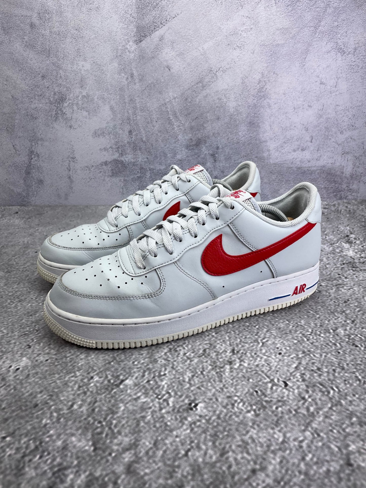 Nike Air Force 1 '07 USA - buty sportowe, widok z boku na tle studyjnym