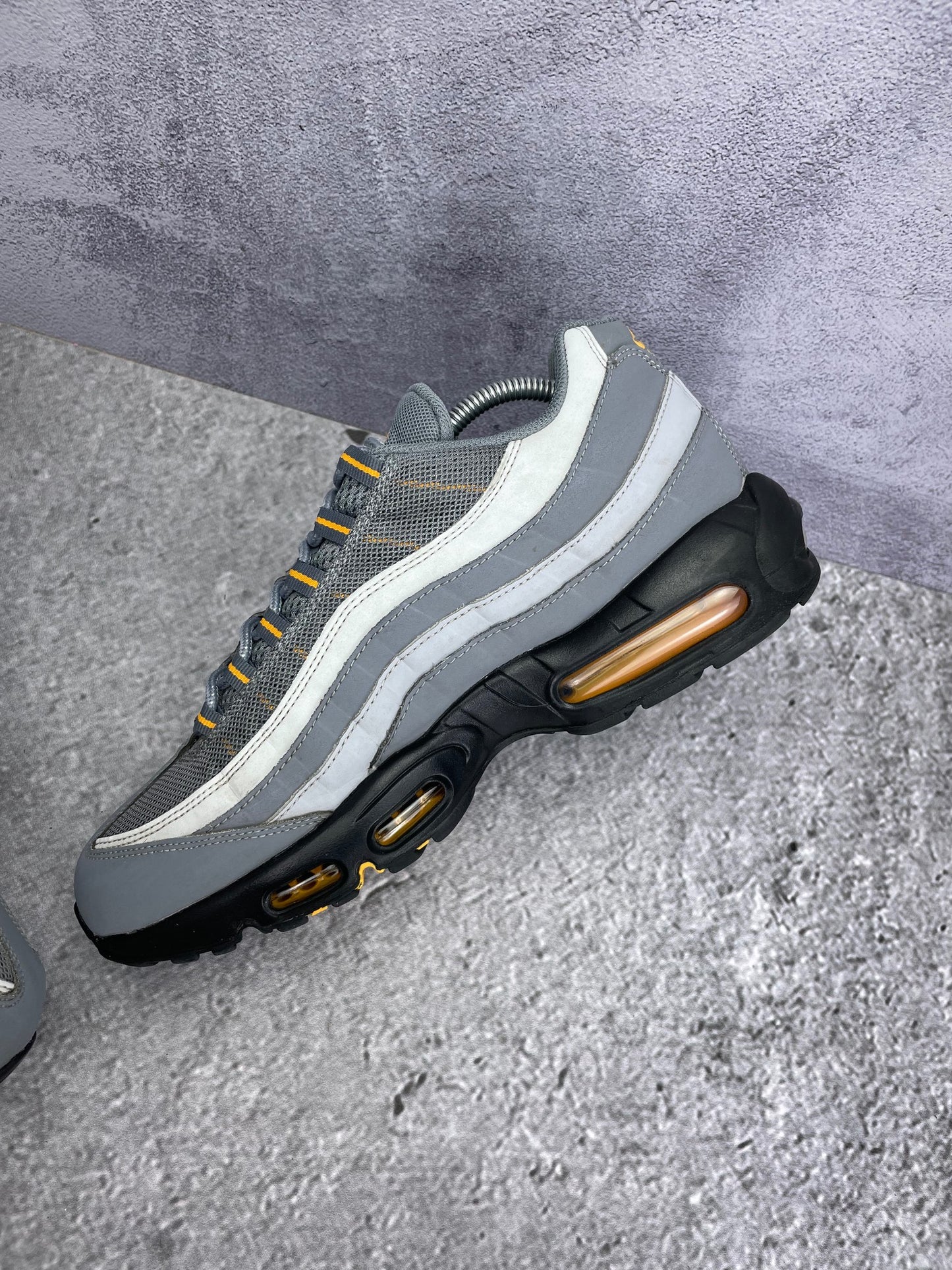 Nike Air Max 95 Cool Grey Sundial — buty sportowe męskie w bardzo dobrym stanie rozmiar 45, wewnętrzny panel prawego buta