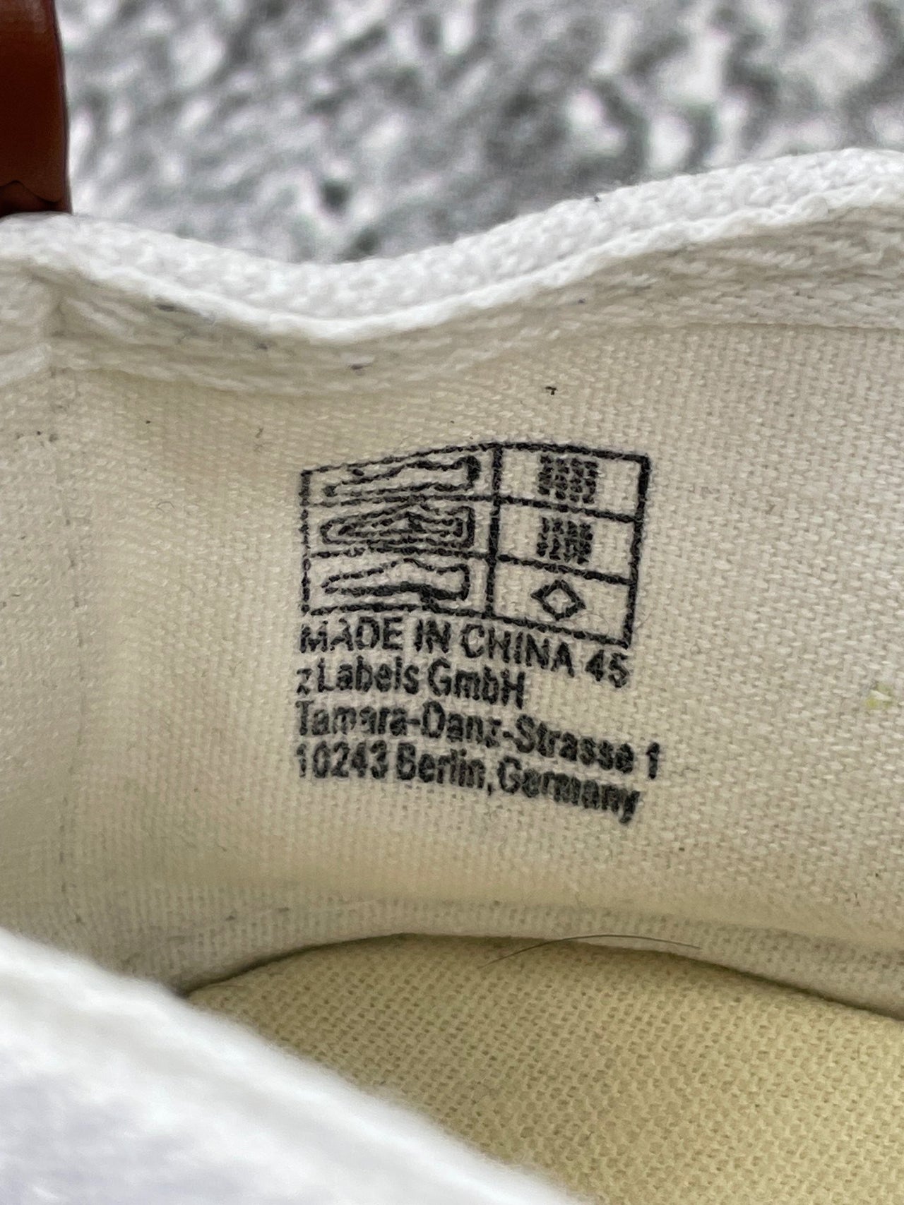 Pier One Loafers — buty sportowe męskie w bardzo dobrym stanie rozmiar 45, wewnętrzny panel lewego buta