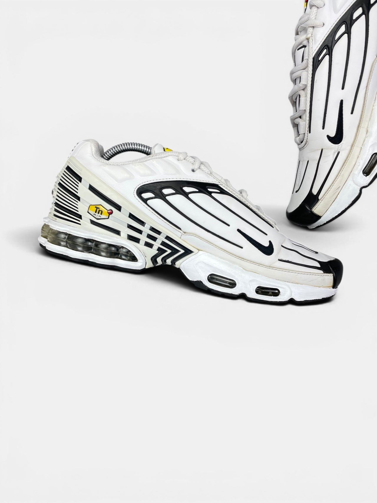 Nike Air Max Plus III Leather — buty sportowe męskie w bardzo dobrym stanie rozmiar 42.5, wewnętrzny panel lewego buta