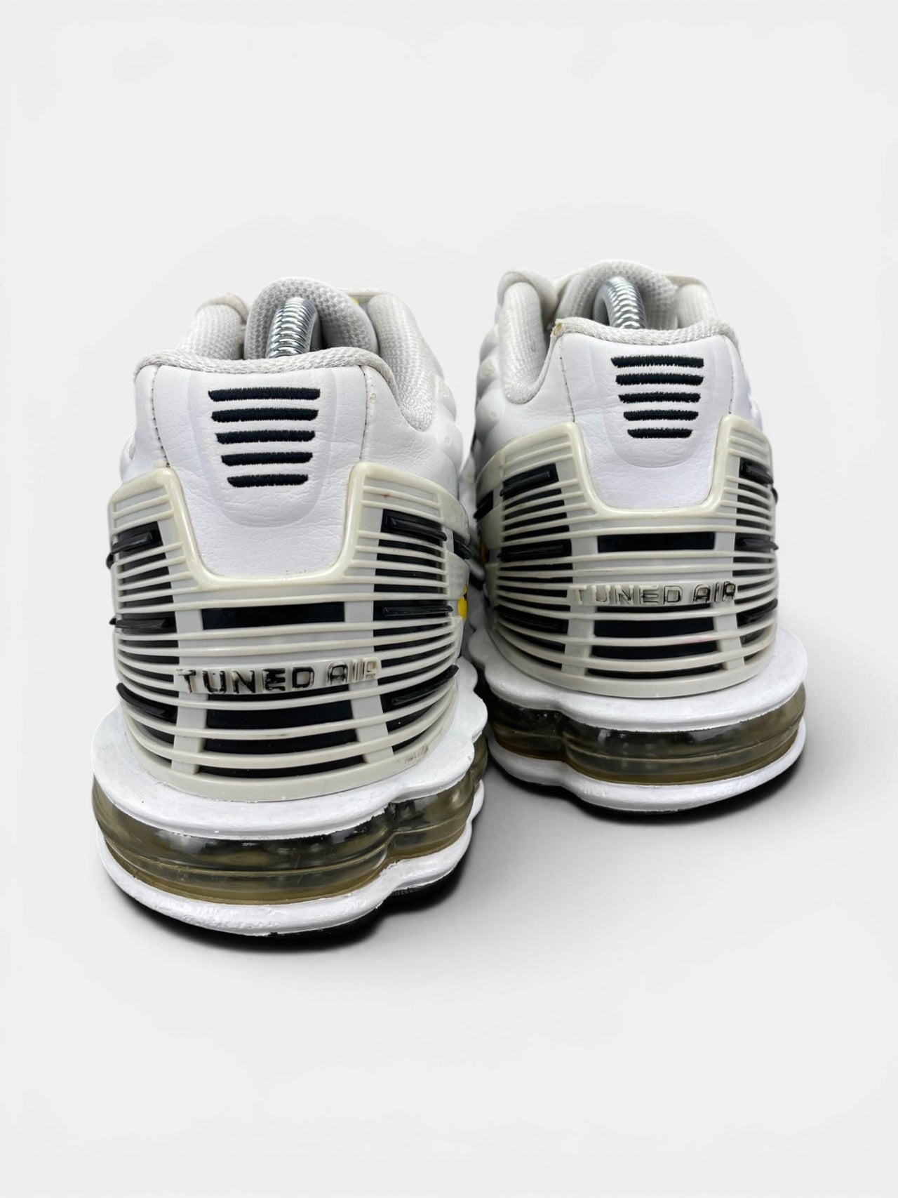 Nike Air Max Plus III Leather — buty sportowe męskie w bardzo dobrym stanie rozmiar 42.5, widok z tyłu