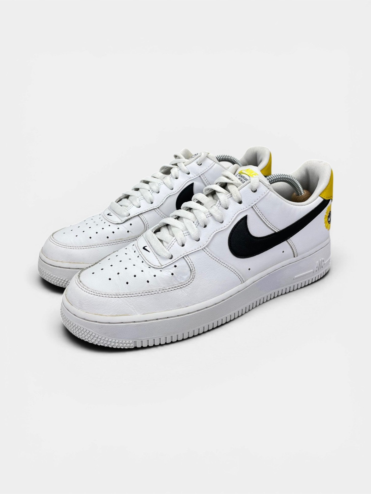 Nike Air Force 1 Low Have A Nike Day — buty sportowe męskie w bardzo dobrym stanie rozmiar 43, widok z boku