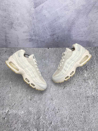 Nike Air Max 95 OG “Soft Pearl” AM95 Soft Pearl - buty sportowe, widok z góry na zewnętrzną stronę butów