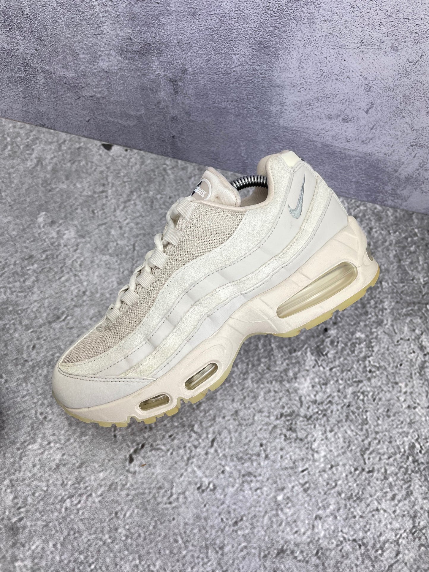 Nike Air Max 95 OG “Soft Pearl” AM95 Soft Pearl - buty sportowe, zewnętrzny panel lewego buta