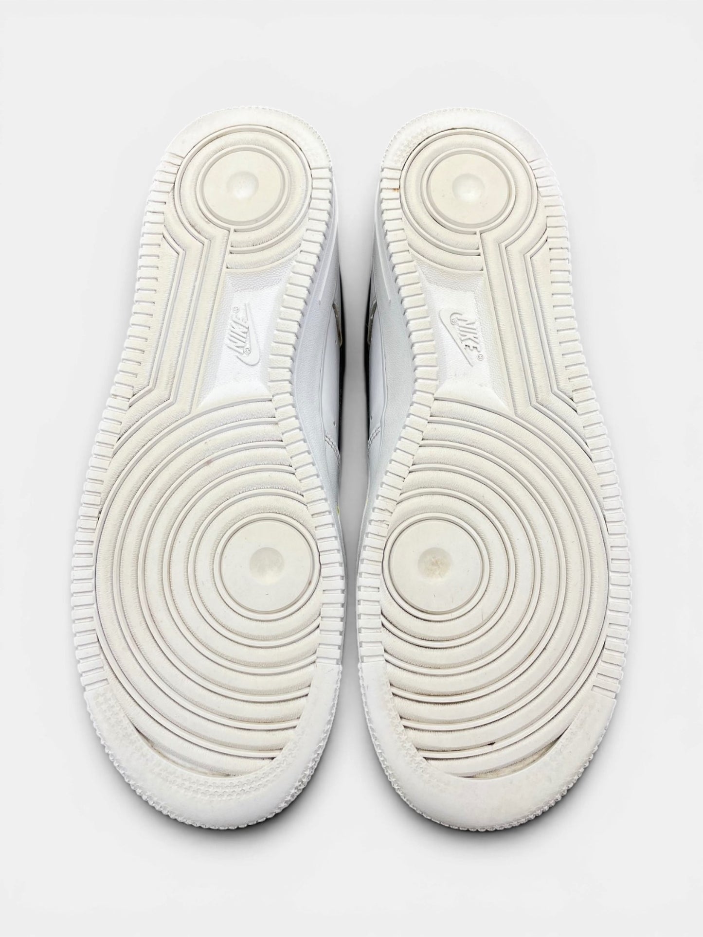 Nike Air Force 1 Low Have A Nike Day — buty sportowe męskie w bardzo dobrym stanie rozmiar 43, podeszwa