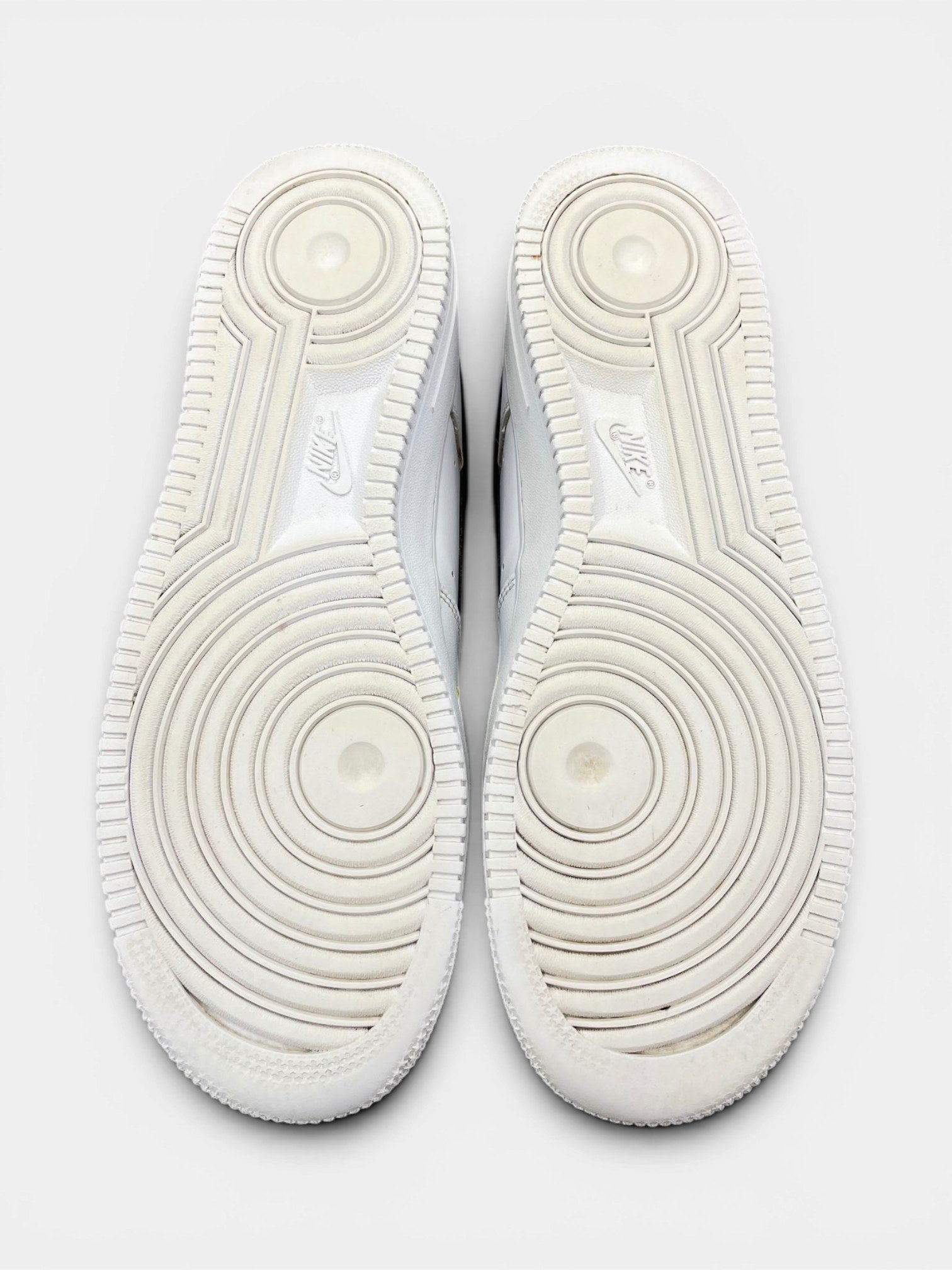 Nike Air Force 1 Low Have A Nike Day — buty sportowe męskie w bardzo dobrym stanie rozmiar 43, podeszwa