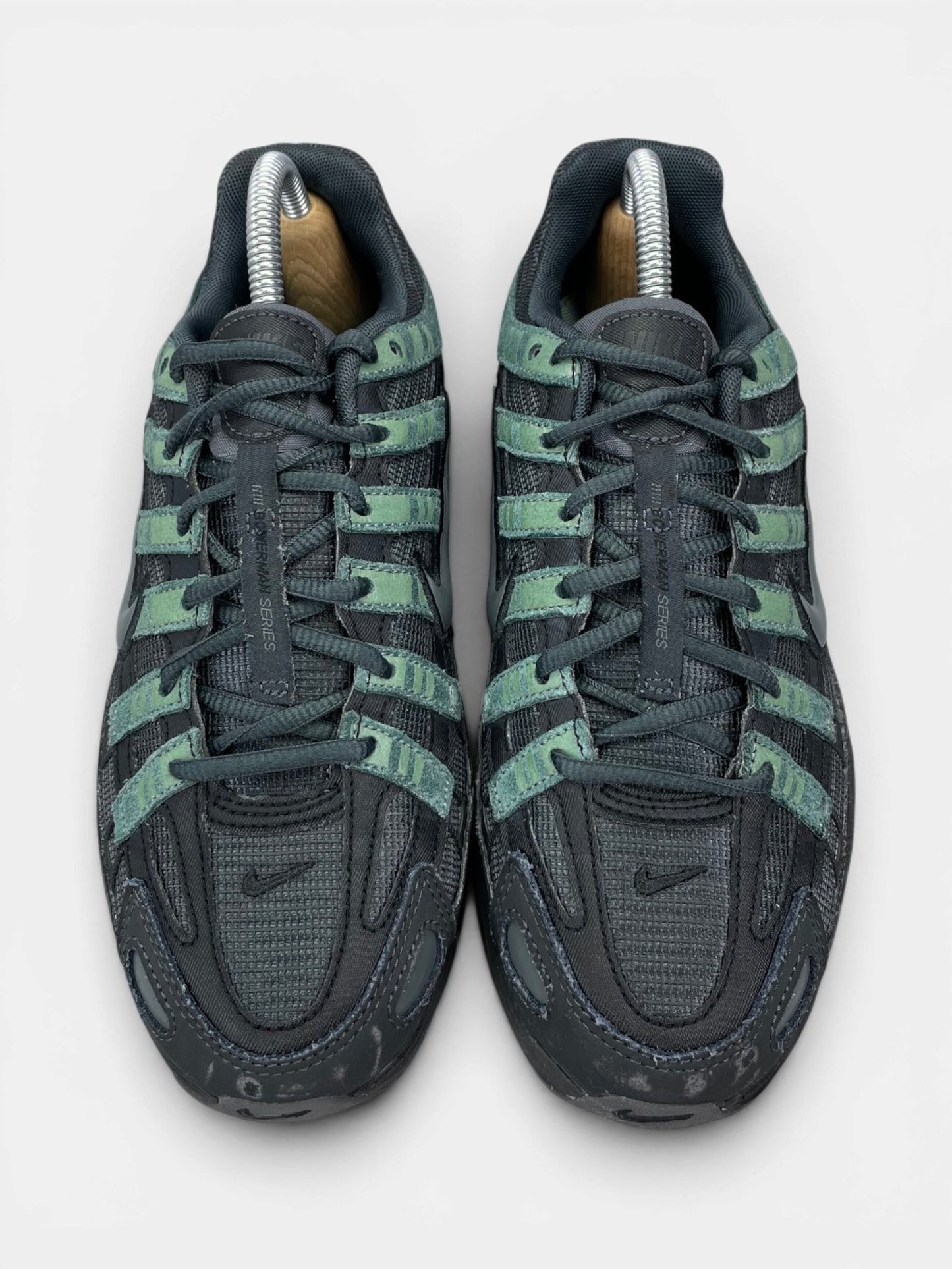 Nike P-6000 — buty sportowe męskie w bardzo dobrym stanie rozmiar 40, widok z góry