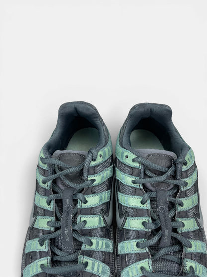 Nike P-6000 — buty sportowe męskie w bardzo dobrym stanie rozmiar 40, zapiętki butów