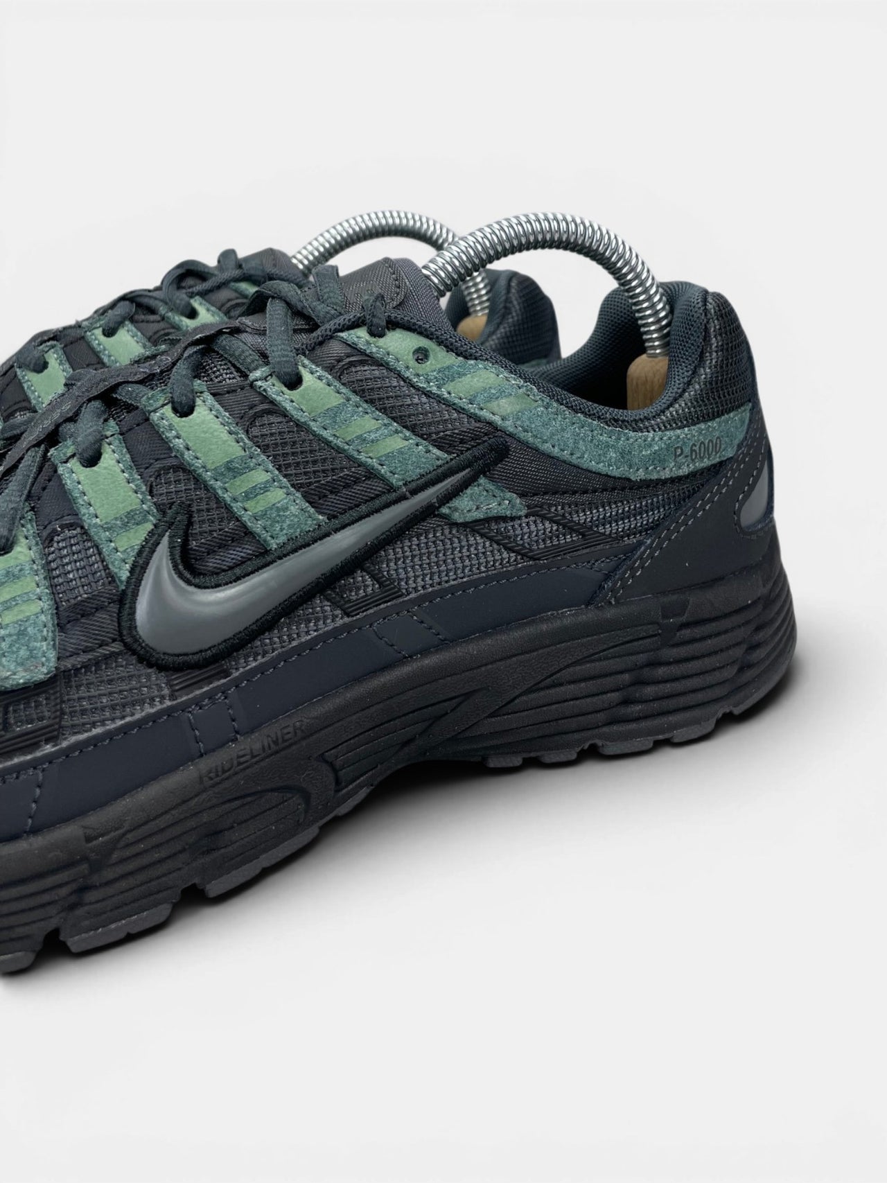 Nike P-6000 — buty sportowe męskie w bardzo dobrym stanie rozmiar 40, opcjonalne zdjęcie 1