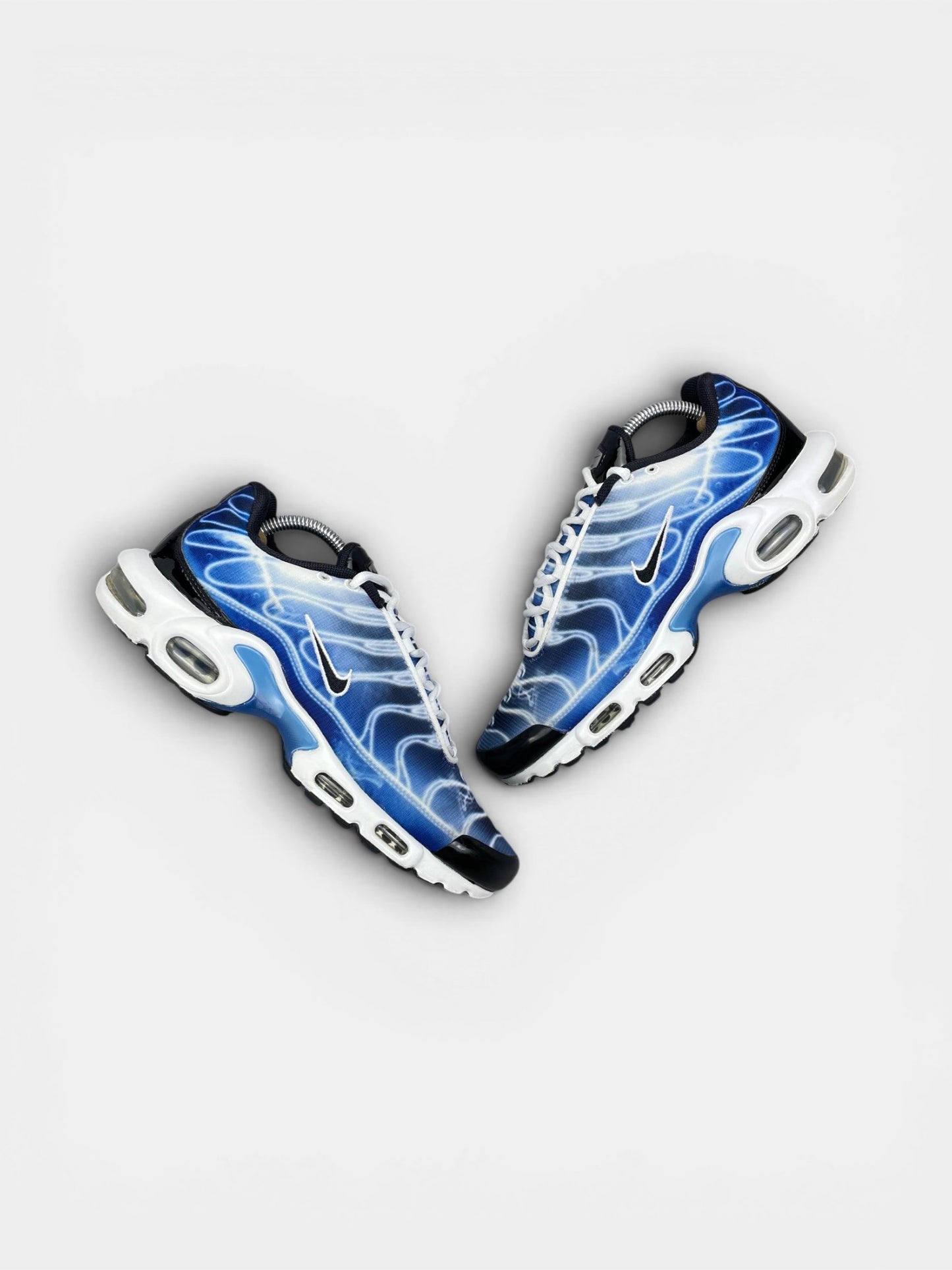 Nike Air Max Plus (TN) Light Photography Blue — buty sportowe męskie w bardzo dobrym stanie rozmiar 42, widok z góry na zewnętrzną stronę butów