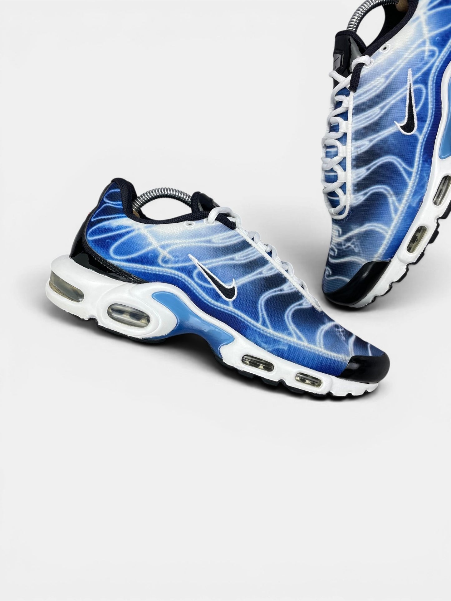 Nike Air Max Plus (TN) Light Photography Blue — buty sportowe męskie w bardzo dobrym stanie rozmiar 42, zewnętrzny panel lewego buta