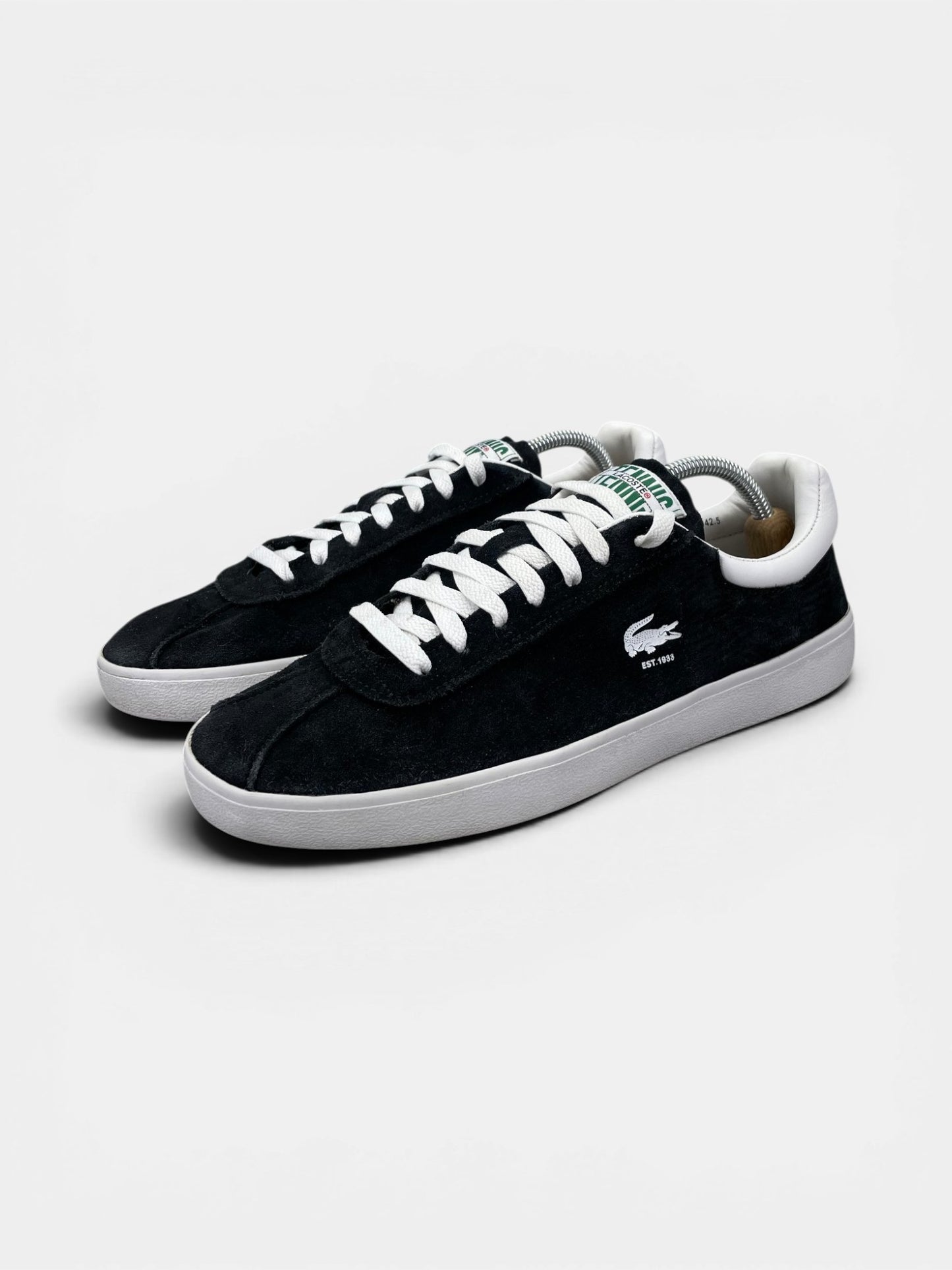 Lacoste BaseShot — buty sportowe męskie w bardzo dobrym stanie rozmiar 42.5, widok z boku