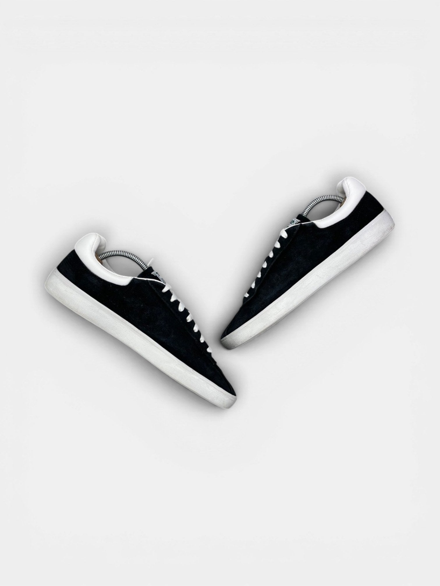 Lacoste BaseShot — buty sportowe męskie w bardzo dobrym stanie rozmiar 42.5, zewnętrzny panel prawego buta
