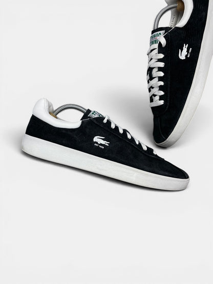 Lacoste BaseShot — buty sportowe męskie w bardzo dobrym stanie rozmiar 42.5, zewnętrzny panel lewego buta
