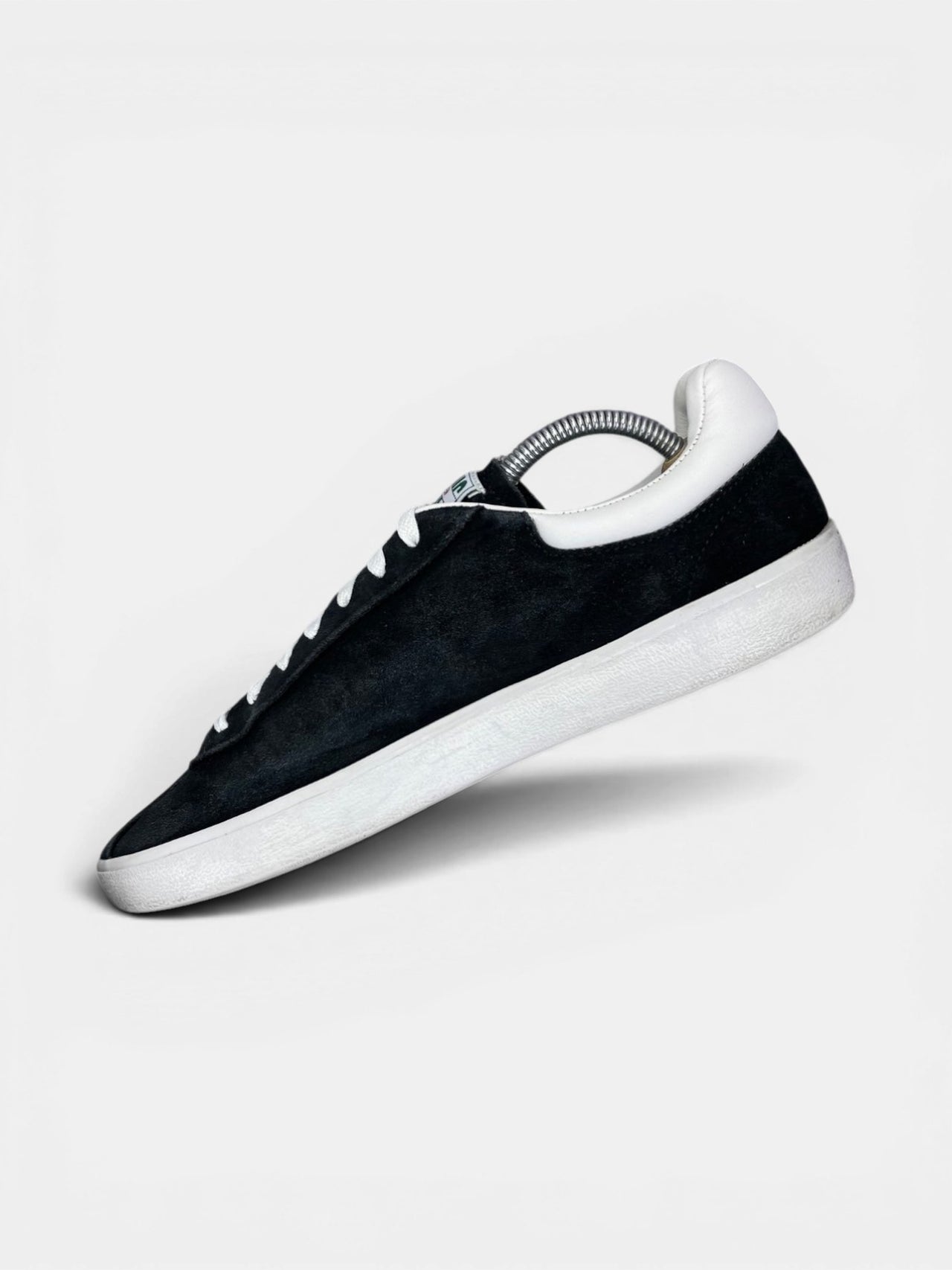 Lacoste BaseShot — buty sportowe męskie w bardzo dobrym stanie rozmiar 42.5, wewnętrzny panel prawego buta