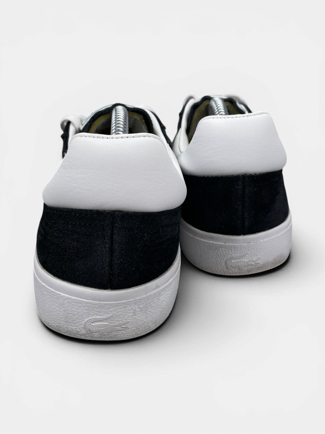 Lacoste BaseShot — buty sportowe męskie w bardzo dobrym stanie rozmiar 42.5, widok z tyłu