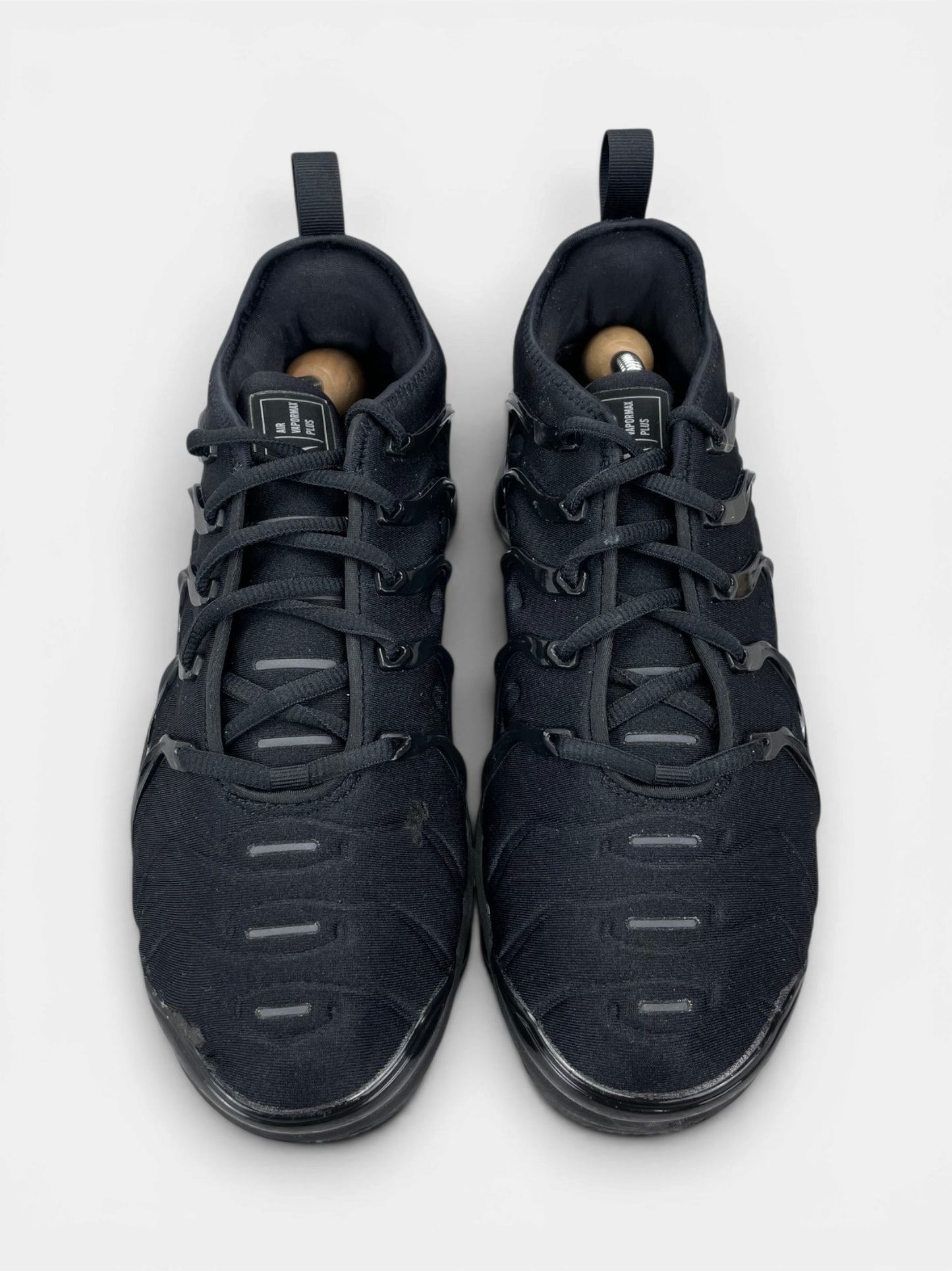 Nike Air VaporMax Plus Triple Black — buty sportowe męskie w bardzo dobrym stanie rozmiar 42.5, widok z góry